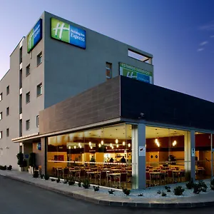 3* מלון Express Airport By Ihg
