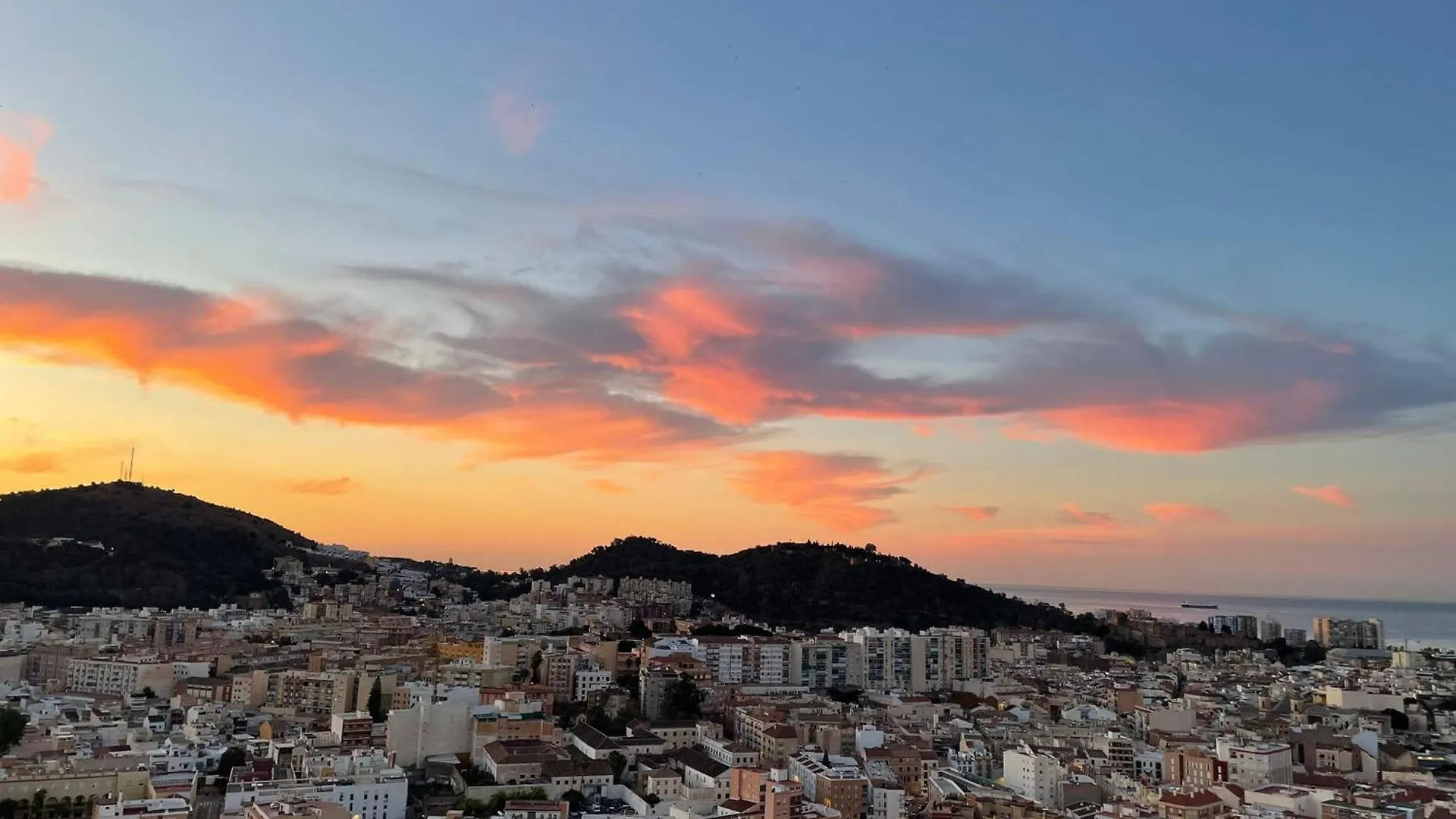 Urban Sky Malaga Sea View 27E Apartment